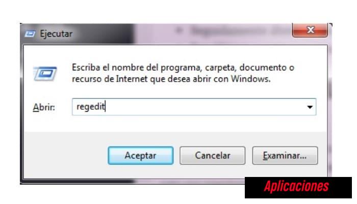 Escribe la palabra regedit